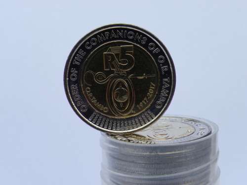 THE NEW COMMEMORATIVE R5 IN RECOGNITION OF THE ''ORDER OF THECOMPANIONS OF OR TAMBO''. 18 UNC P/TUBE