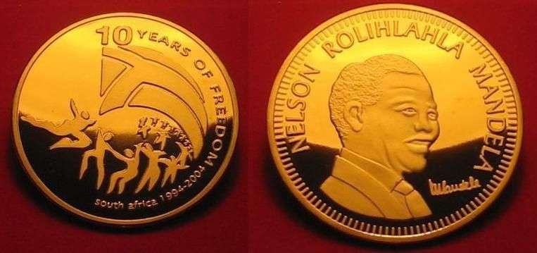 NELSON MANDELA GOLD PLATED SIGNED MEDAL 10 YEARS OF FREEDOM