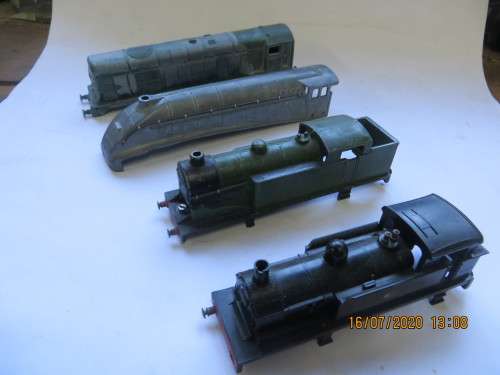 Hornby Dublo Engine Bodies for painting x 4