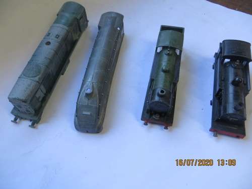 Hornby Dublo Engine Bodies for painting x 4