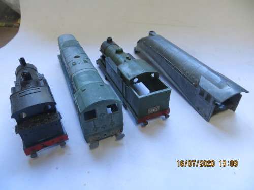 Hornby Dublo Engine Bodies for painting x 4