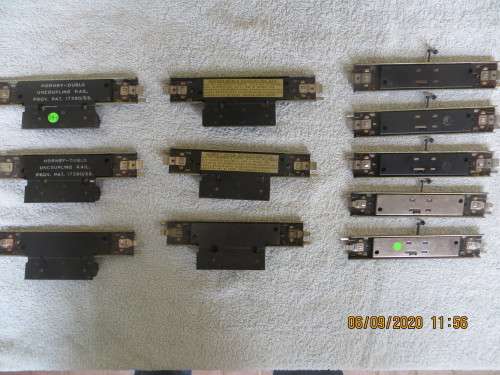 Hornby Dublo Assorted 3 rail Uncoupling Rails x 11 plus 4 boxes