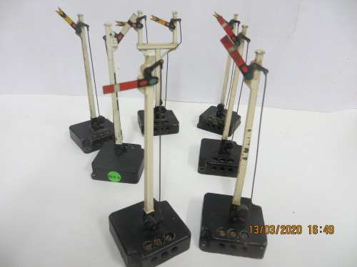 Hornby Dublo Assorted Electric Signals x 7