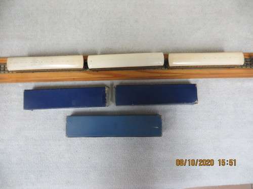 Hornby Dublo N.E. D1 Coaches x 3 and M.R. D3 Coach empty box.