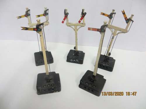 Hornby Dublo Assorted Electric Signals x 5