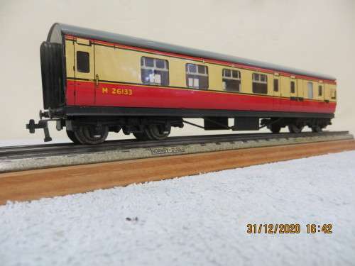Hornby Dublo BR LMR D12 Coaches x 4