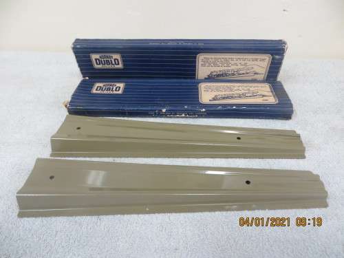 Hornby Dublo Buffers x 13 and Railers - boxed x 2