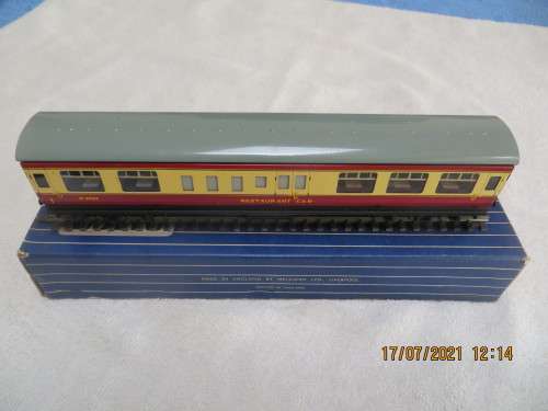 Hornby Dublo D20 Composite Restaurant Car, 2 or 3 rail - boxed