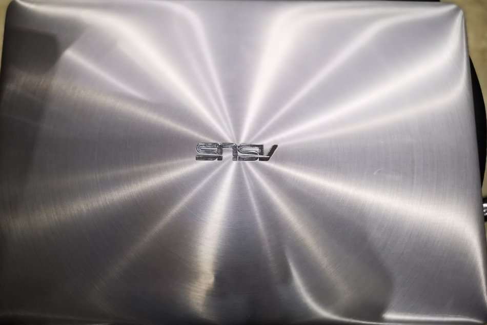 ASUS ZENBOOK 128GB SSD 8GB RAM CORE I7 FINGERPRINT READER