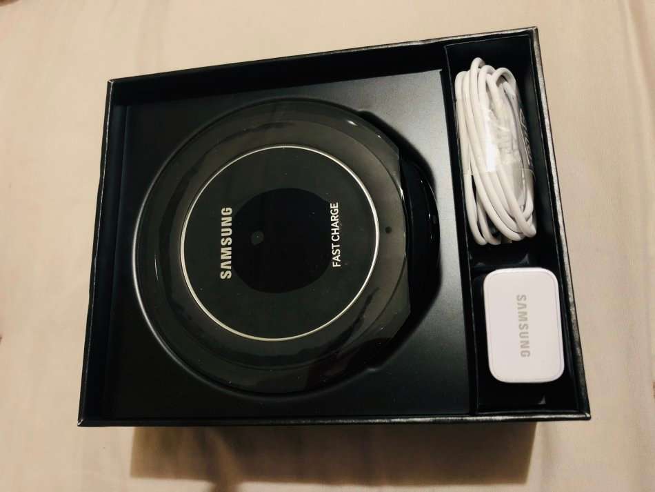 Samsung Wireless Charging stand - Fast Charger