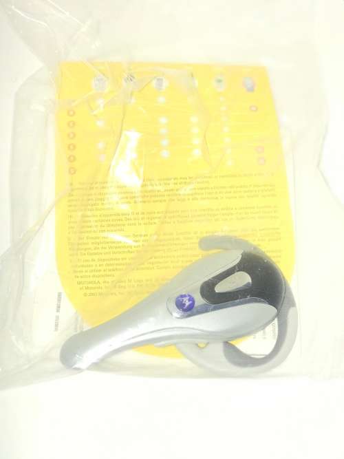 Retro Feature Phone -Motorola C380 + Bluetooth Headset + Micro SD Card