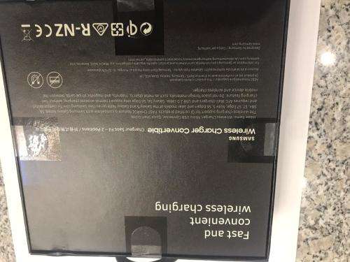New Sealed ! Samsung Wireless Convertible Charger