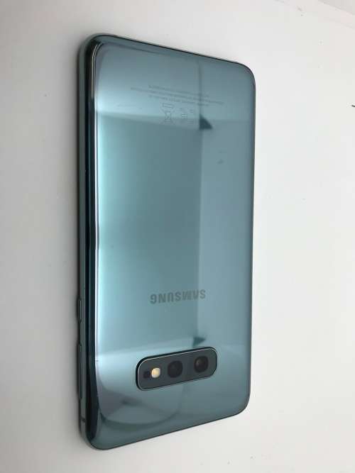 Samsung s10e