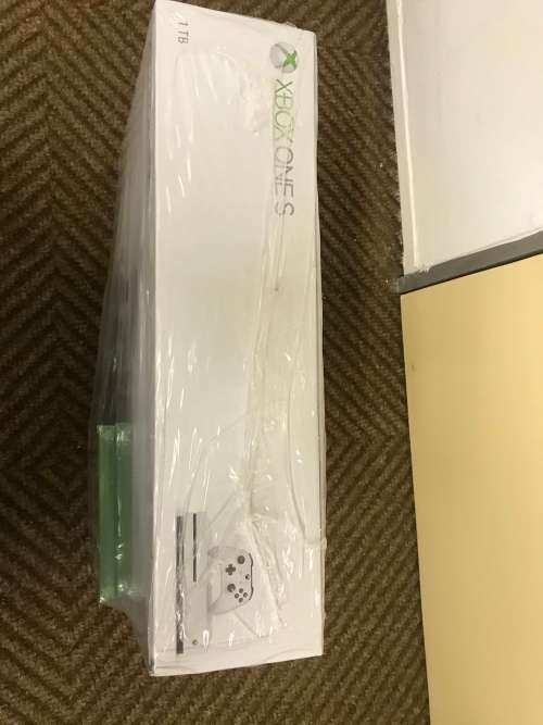 BRAND NEW SEALED !!!  XBOX One S 1TB + GTA 5 + FIFA 18