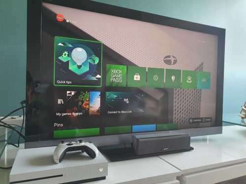 Xbox One S 500GB Console + Controller