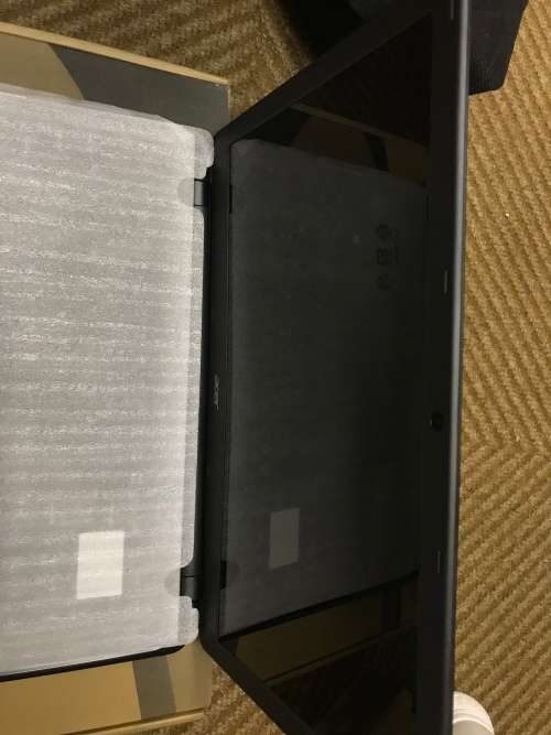 Acer Aspire E - 15.6 " , Intel Celeron , 15.6 '' HD, 4 GB DDR 3 , 500 GB HDD