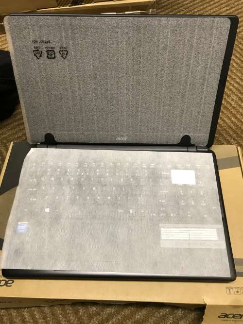 Acer Aspire E - 15.6 " , Intel Celeron , 15.6 '' HD, 4 GB DDR 3 , 500 GB HDD