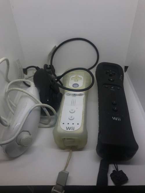 Nintendo Wii Bundle + 7 Games