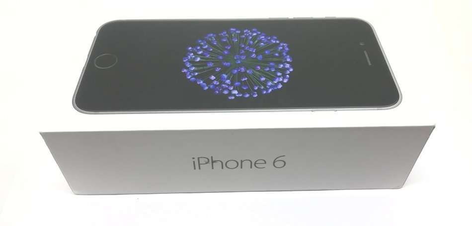 IPhone 6 16 GB + LuMee Light up selfie case !!!!