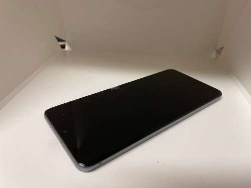 Samsung S20 128 GB Dual SIm- Cracked Screen and Cracked Back Glass