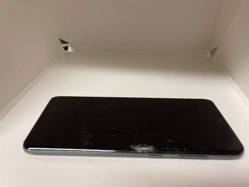 Samsung S20 128 GB Dual SIm- Cracked Screen and Cracked Back Glass