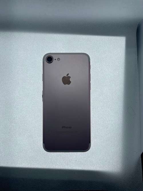 Clearance !!! iPhone 7 32. GB  - No Touch ID