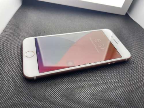 Warehouse Clearance : IPhone 7 128 GB Rose Gold.