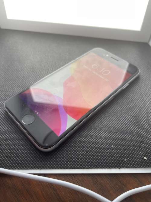 Warehouse Clearance : IPhone 6s 32 GB -  Audio issue - Please read