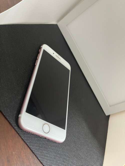 Warehouse Clearance : IPhone 7 128 GB  - Read description