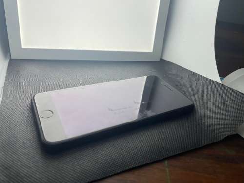 Warehouse Clearance : IPhone 7 Plus 256 GB + No touch ID  (Read Description)