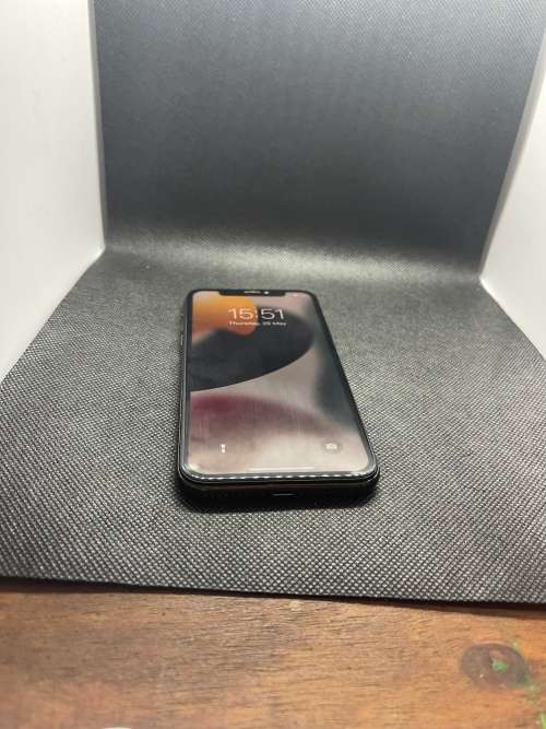 Warehouse Clearance : IPhone X 256 GB - CRACKED BACK GLASS