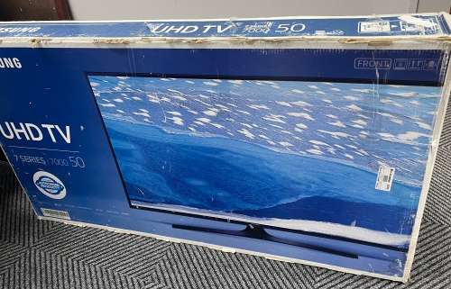 Samsung 50" Series 7 UHD Smart TV - Please read