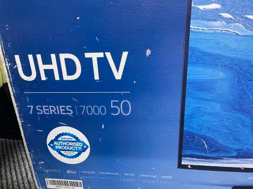Samsung 50" Series 7 UHD Smart TV - Please read