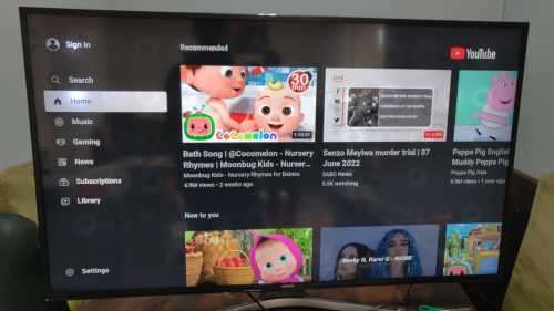 Samsung 50" Series 7 UHD Smart TV - Please read