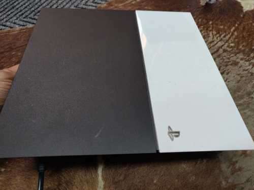 Sony PlayStation 4 Gaming Bundle 1 TB