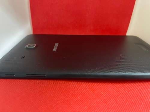 WAREHOUSE  CLEARANCE :SAMSUNG GALAXY TAB E - Cracked Screen