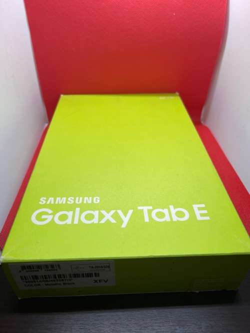 WAREHOUSE  CLEARANCE :SAMSUNG GALAXY TAB E - Cracked Screen