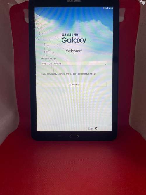 WAREHOUSE  CLEARANCE :SAMSUNG GALAXY TAB E - Cracked Screen