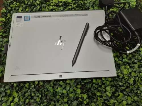 HP Elite X2 - Core i7 8550 , 16 GB RAM , 512 GB SSD , 13` HD Display