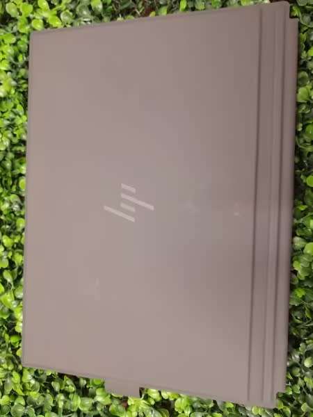 HP Elite X2 - Core i7 8550 , 16 GB RAM , 512 GB SSD , 13` HD Display