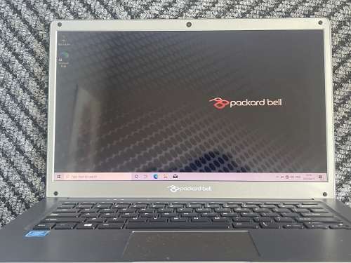 Clearance: PACKARD BELL MONTERO C 14.1` NOTEBOOK