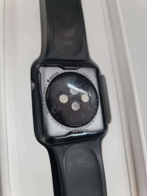 Apple Watch Series 3 42 MM  GPS Aluminum Case