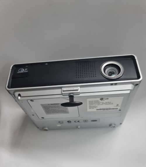 Clearance: Tablet + Projector Untested