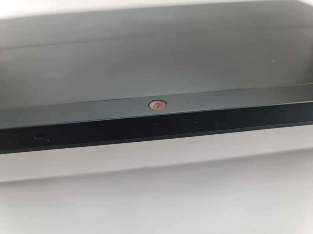 Clearance: Microsoft Surface RT 1516 - Does not hold charge