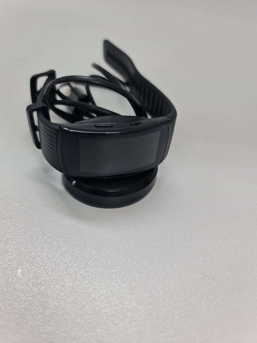 Warehouse clearance !! Samsung Gear fit 2 Pro - large