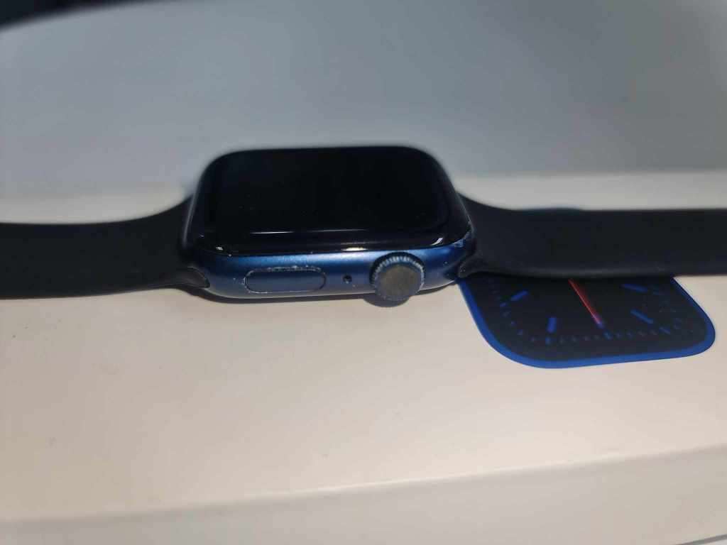 Apple watch series 6 44mm GPS preowned