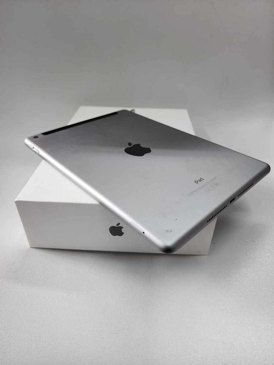 Apple iPad (6th Generation) 128GB preowned