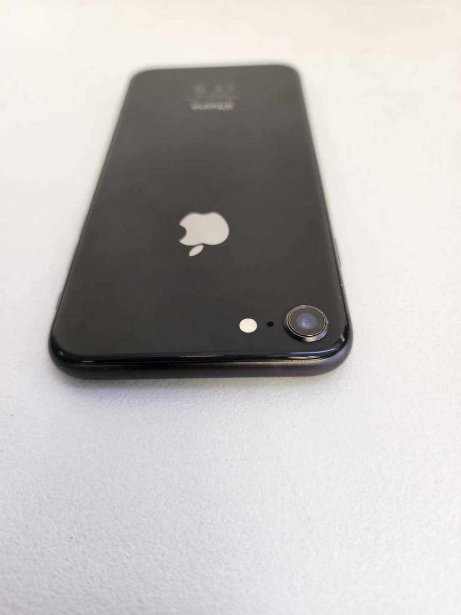 iPhone 8 64GB preowned