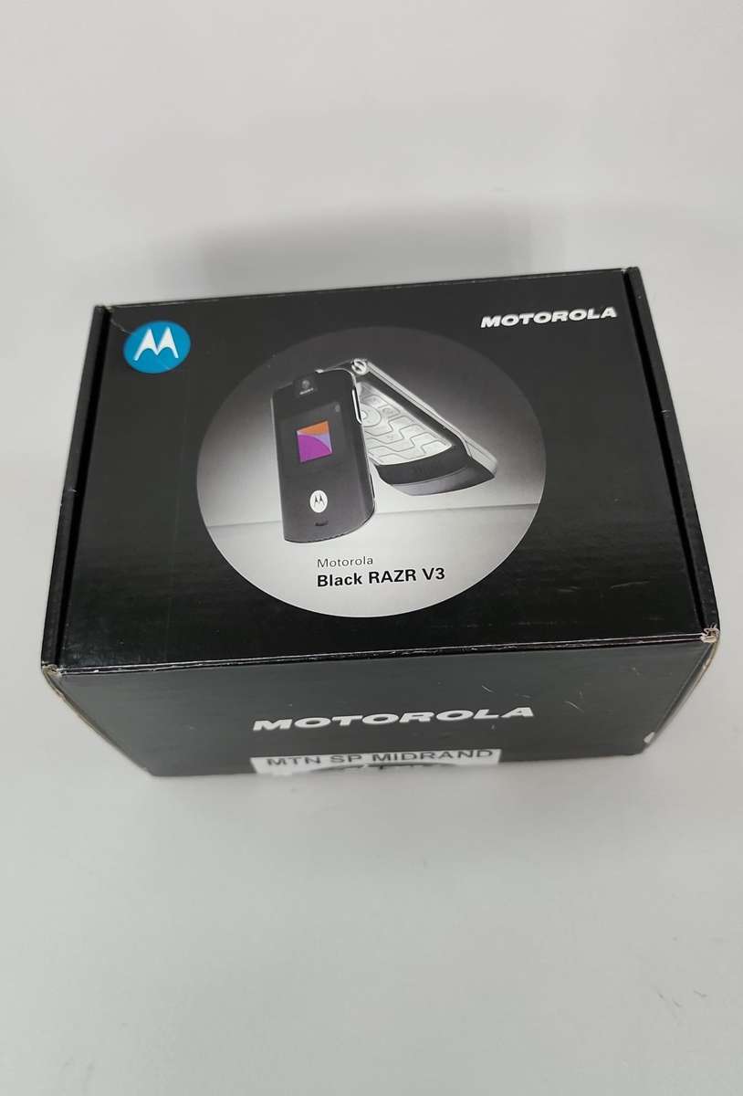Retro Slide Phone -  Motorola RAZR V3