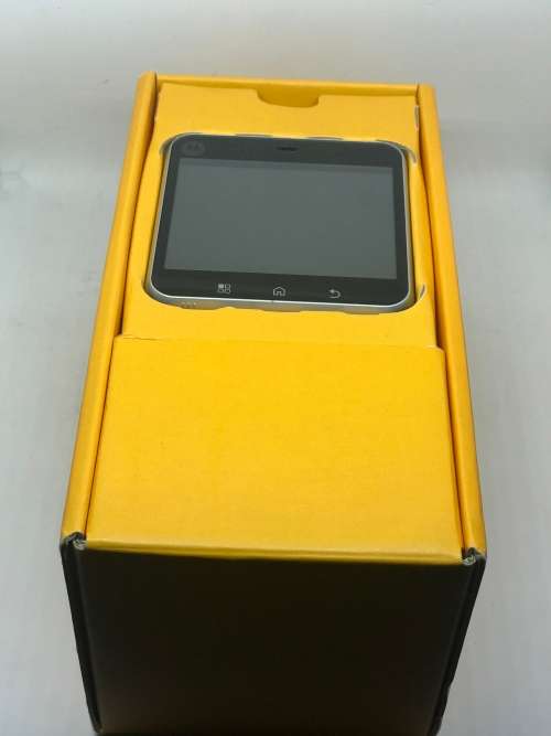 Retro Pivot Phone - Motorola FlipOut